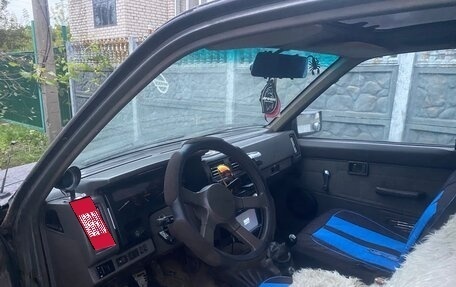 Nissan Terrano II рестайлинг, 1990 год, 180 000 рублей, 3 фотография