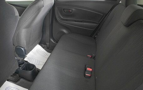 Toyota Vitz, 2015 год, 749 000 рублей, 10 фотография