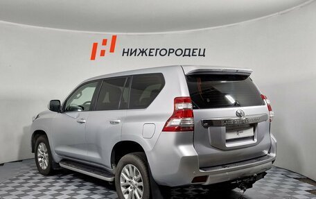 Toyota Land Cruiser Prado 150 рестайлинг 2, 2015 год, 2 639 000 рублей, 7 фотография