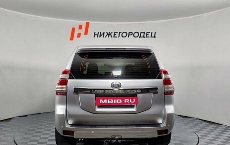 Toyota Land Cruiser Prado 150 рестайлинг 2, 2015 год, 2 639 000 рублей, 6 фотография
