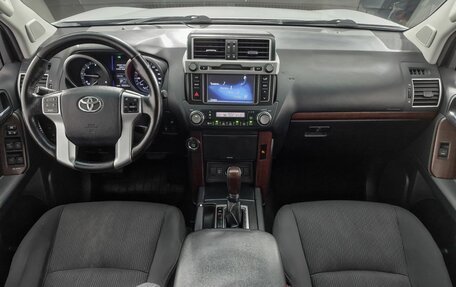 Toyota Land Cruiser Prado 150 рестайлинг 2, 2015 год, 2 639 000 рублей, 15 фотография