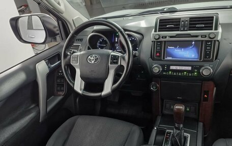 Toyota Land Cruiser Prado 150 рестайлинг 2, 2015 год, 2 639 000 рублей, 16 фотография