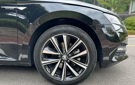 Skoda Superb III рестайлинг, 2021 год, 1 940 000 рублей, 14 фотография