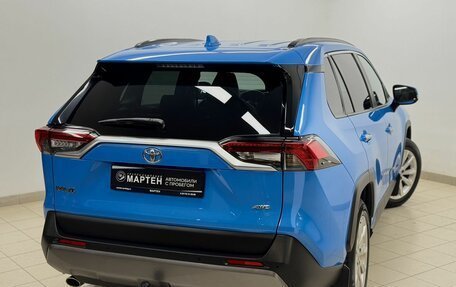 Toyota RAV4, 2019 год, 3 215 000 рублей, 9 фотография