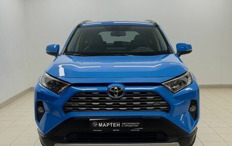 Toyota RAV4, 2019 год, 3 215 000 рублей, 2 фотография