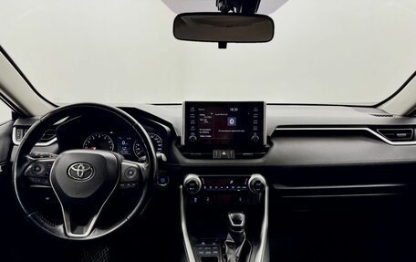 Toyota RAV4, 2019 год, 2 750 000 рублей, 18 фотография