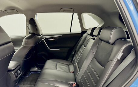 Toyota RAV4, 2019 год, 3 215 000 рублей, 13 фотография