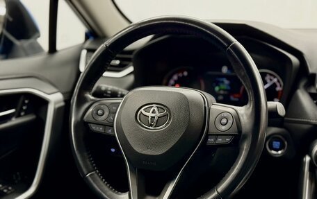 Toyota RAV4, 2019 год, 3 215 000 рублей, 18 фотография