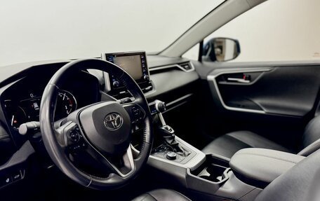 Toyota RAV4, 2019 год, 3 215 000 рублей, 11 фотография