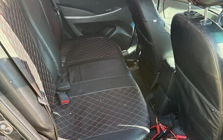 Hyundai Solaris II рестайлинг, 2015 год, 350 000 рублей, 6 фотография