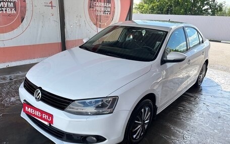 Volkswagen Jetta VI, 2013 год, 930 000 рублей, 6 фотография