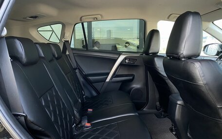 Toyota RAV4, 2018 год, 2 499 000 рублей, 24 фотография