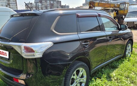 Mitsubishi Outlander III рестайлинг 3, 2012 год, 950 000 рублей, 4 фотография