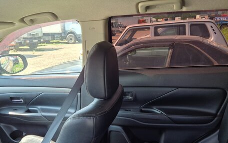Mitsubishi Outlander III рестайлинг 3, 2012 год, 950 000 рублей, 17 фотография