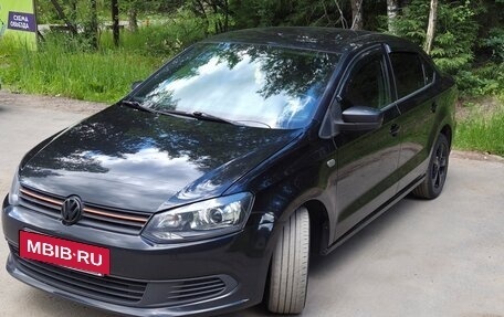 Volkswagen Polo VI (EU Market), 2011 год, 710 000 рублей, 2 фотография
