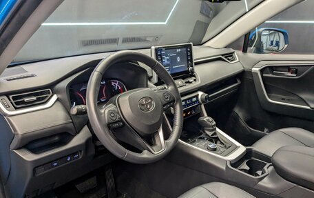 Toyota RAV4, 2020 год, 3 390 000 рублей, 9 фотография