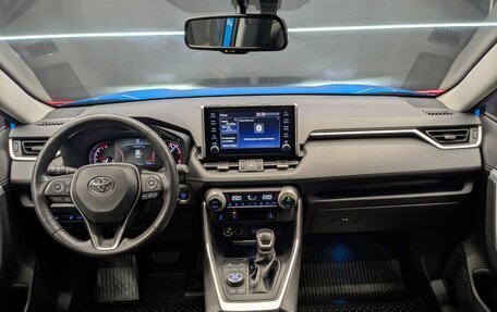 Toyota RAV4, 2020 год, 3 390 000 рублей, 21 фотография