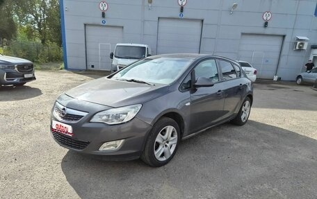 Opel Astra J, 2010 год, 470 000 рублей, 1 фотография
