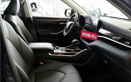 Toyota Highlander, 2026 год, 6 070 000 рублей, 16 фотография