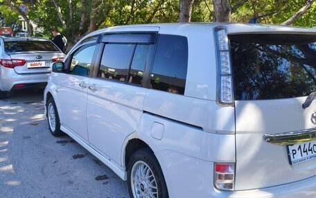 Toyota ISis I, 2011 год, 1 200 000 рублей, 7 фотография