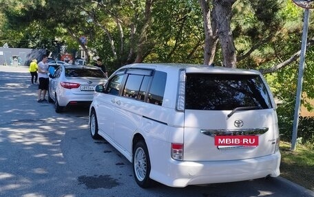Toyota ISis I, 2011 год, 1 200 000 рублей, 5 фотография