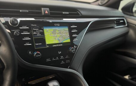 Toyota Camry, 2018 год, 2 550 000 рублей, 10 фотография