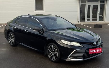 Toyota Camry, 2018 год, 2 550 000 рублей, 9 фотография