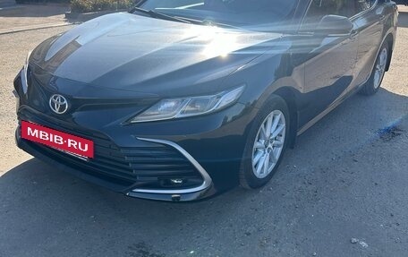 Toyota Camry, 2021 год, 2 099 000 рублей, 2 фотография