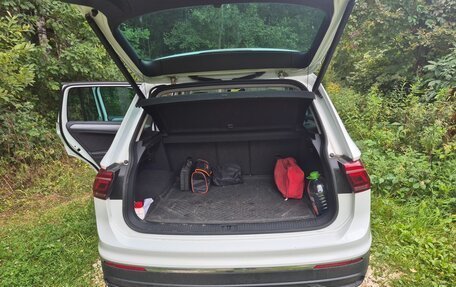 Volkswagen Tiguan II, 2021 год, 3 350 000 рублей, 3 фотография