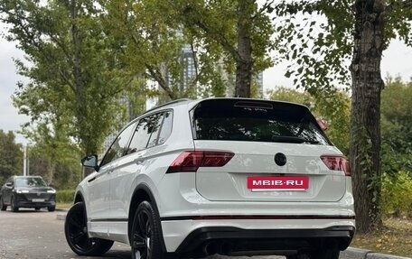 Volkswagen Tiguan II, 2021 год, 4 149 999 рублей, 2 фотография