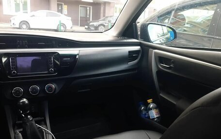 Toyota Corolla, 2013 год, 750 000 рублей, 9 фотография