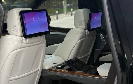 Cadillac Escalade V, 2025 год, 21 000 000 рублей, 23 фотография