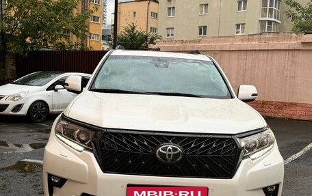 Toyota Land Cruiser Prado 150 рестайлинг 2, 2017 год, 5 690 000 рублей, 2 фотография