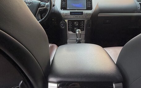Toyota Land Cruiser Prado 150 рестайлинг 2, 2017 год, 5 690 000 рублей, 17 фотография
