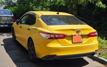 Toyota Camry, 2021 год, 2 300 000 рублей, 3 фотография