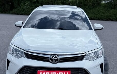 Toyota Camry, 2015 год, 1 850 000 рублей, 2 фотография