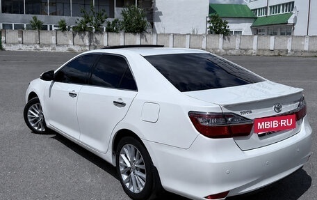 Toyota Camry, 2015 год, 1 850 000 рублей, 6 фотография