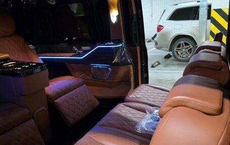 Mercedes-Benz V-Класс, 2022 год, 7 990 000 рублей, 4 фотография
