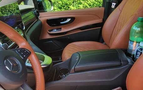 Mercedes-Benz V-Класс, 2022 год, 7 990 000 рублей, 7 фотография