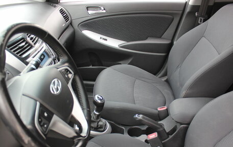 Hyundai Solaris II рестайлинг, 2012 год, 837 000 рублей, 10 фотография