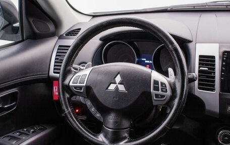 Mitsubishi Outlander III рестайлинг 3, 2011 год, 1 050 000 рублей, 15 фотография