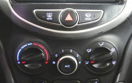 Hyundai Solaris II рестайлинг, 2012 год, 840 000 рублей, 18 фотография