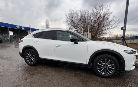 Mazda CX-4, 2023 год, 2 350 000 рублей, 2 фотография