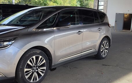 Renault Espace V рестайлинг, 2017 год, 1 750 000 рублей, 1 фотография