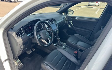 Volkswagen Tiguan II, 2021 год, 3 999 000 рублей, 6 фотография