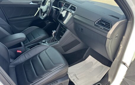 Volkswagen Tiguan II, 2021 год, 3 999 000 рублей, 7 фотография