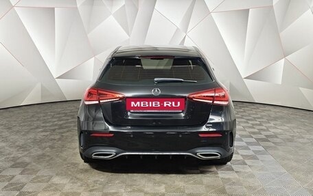 Mercedes-Benz A-Класс, 2018 год, 2 750 000 рублей, 8 фотография
