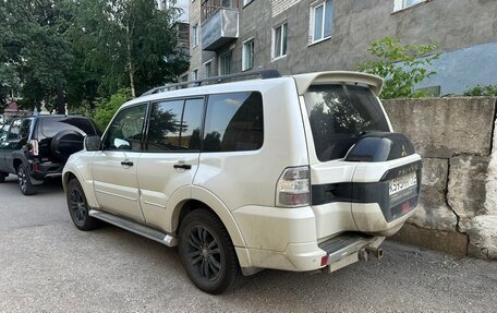 Mitsubishi Pajero IV, 2019 год, 2 990 000 рублей, 4 фотография