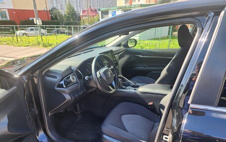 Toyota Camry, 2022 год, 2 450 000 рублей, 9 фотография