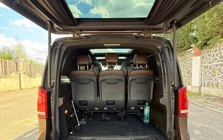 Mercedes-Benz V-Класс, 2017 год, 5 200 000 рублей, 6 фотография